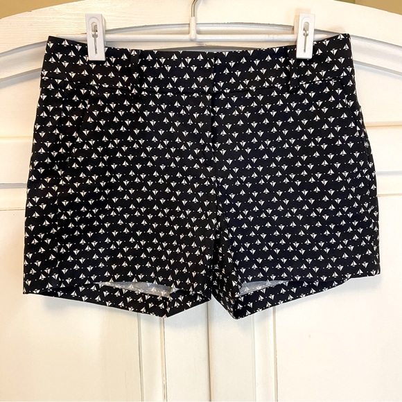 Ann Taylor City Shorts - Boat Print - Picture 5 of 9